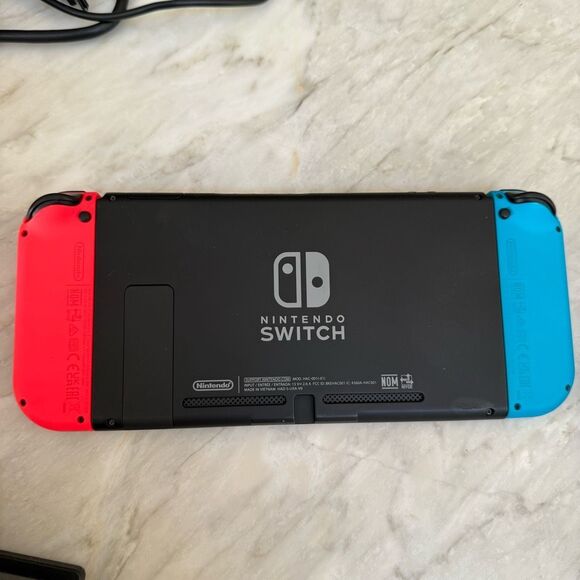 Nintendo Switch Console Bundle - Picture 4 of 7
